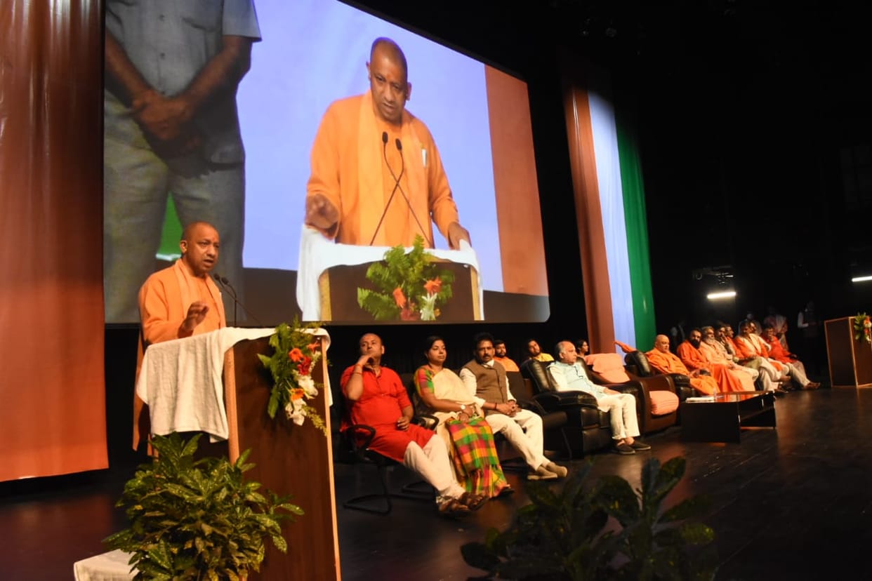 Maa Annapurna idol  establishment in varanasi cm yogi said ancient glory of country is returning due to efforts of PM Modi
