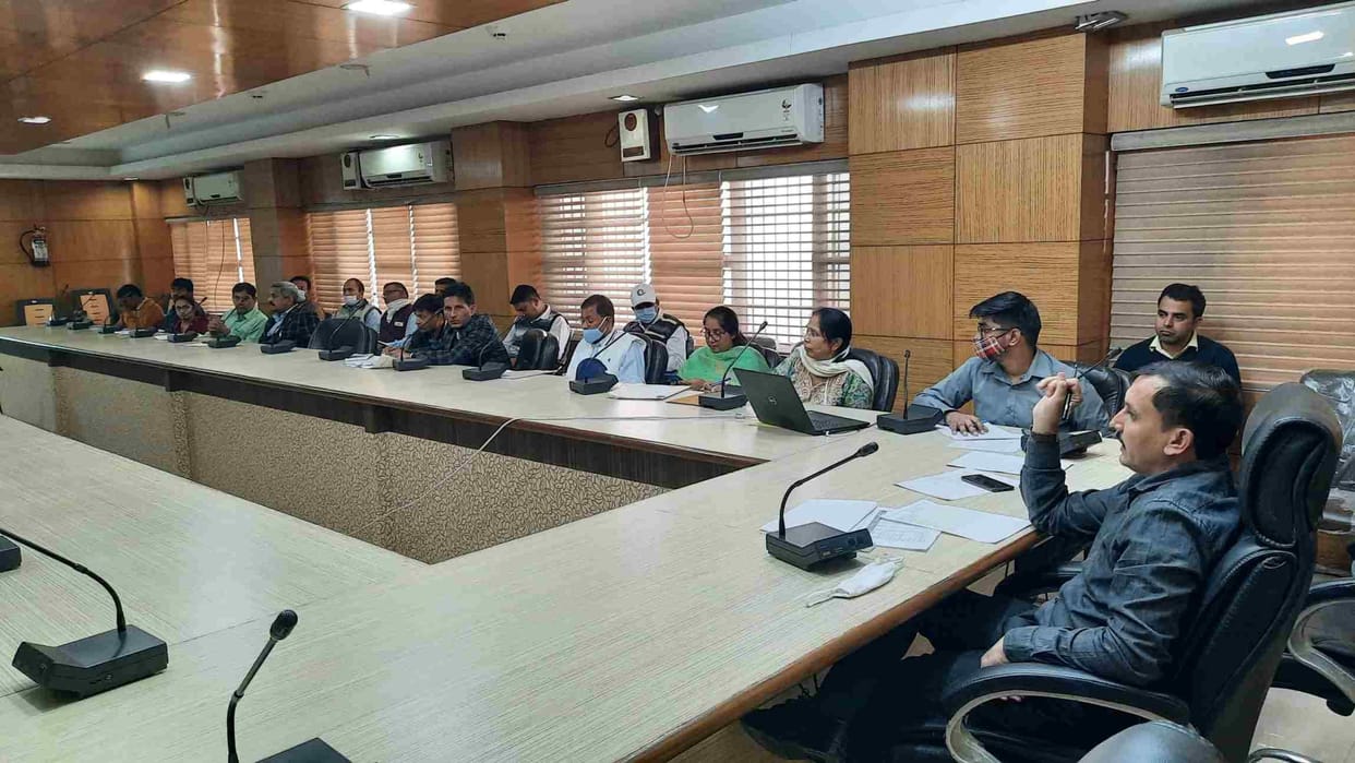 533 complaints related to CM window, 471 are pending