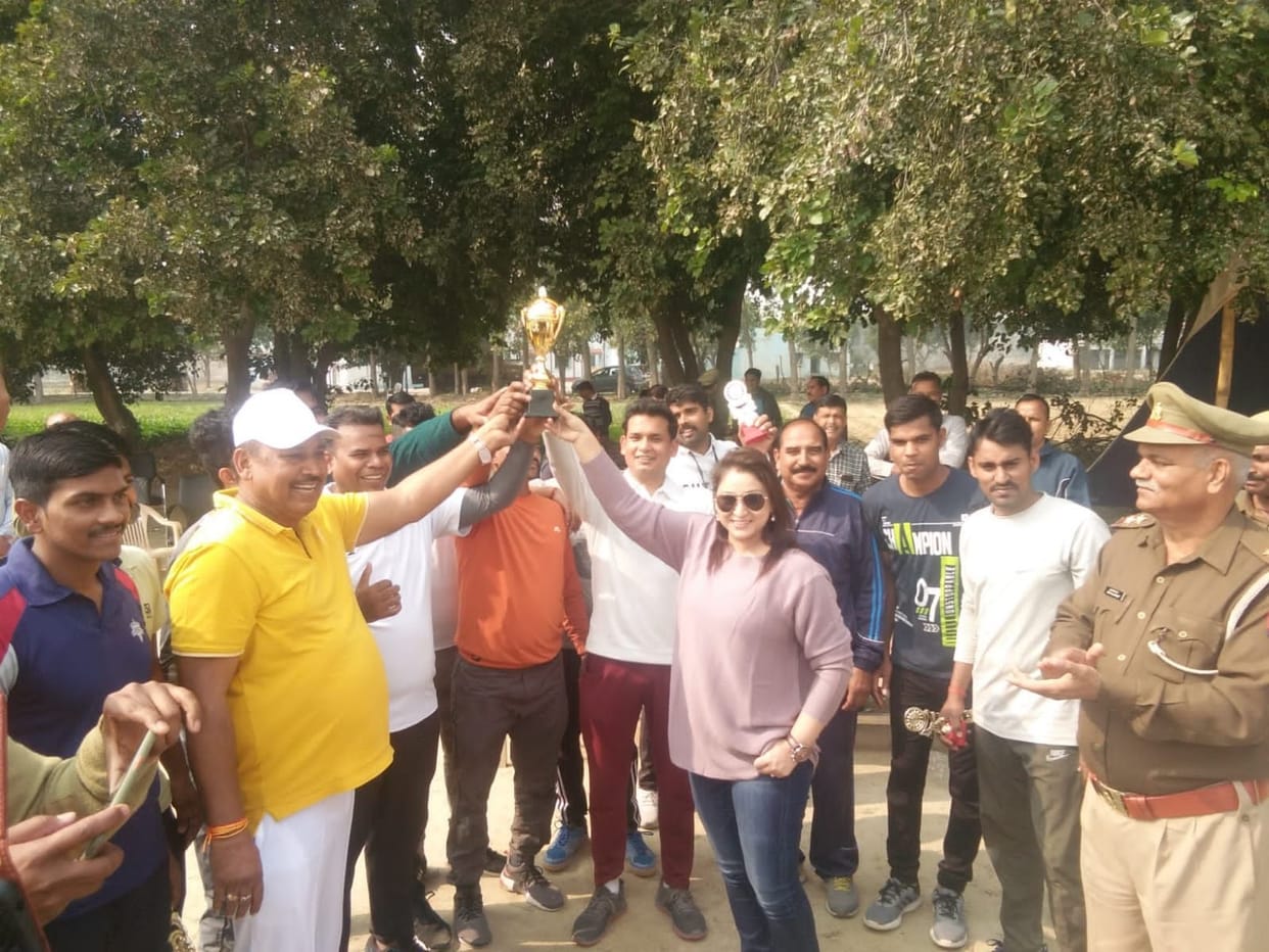 Cricket Match : Line XI beat Captain XI's team by 31 runs