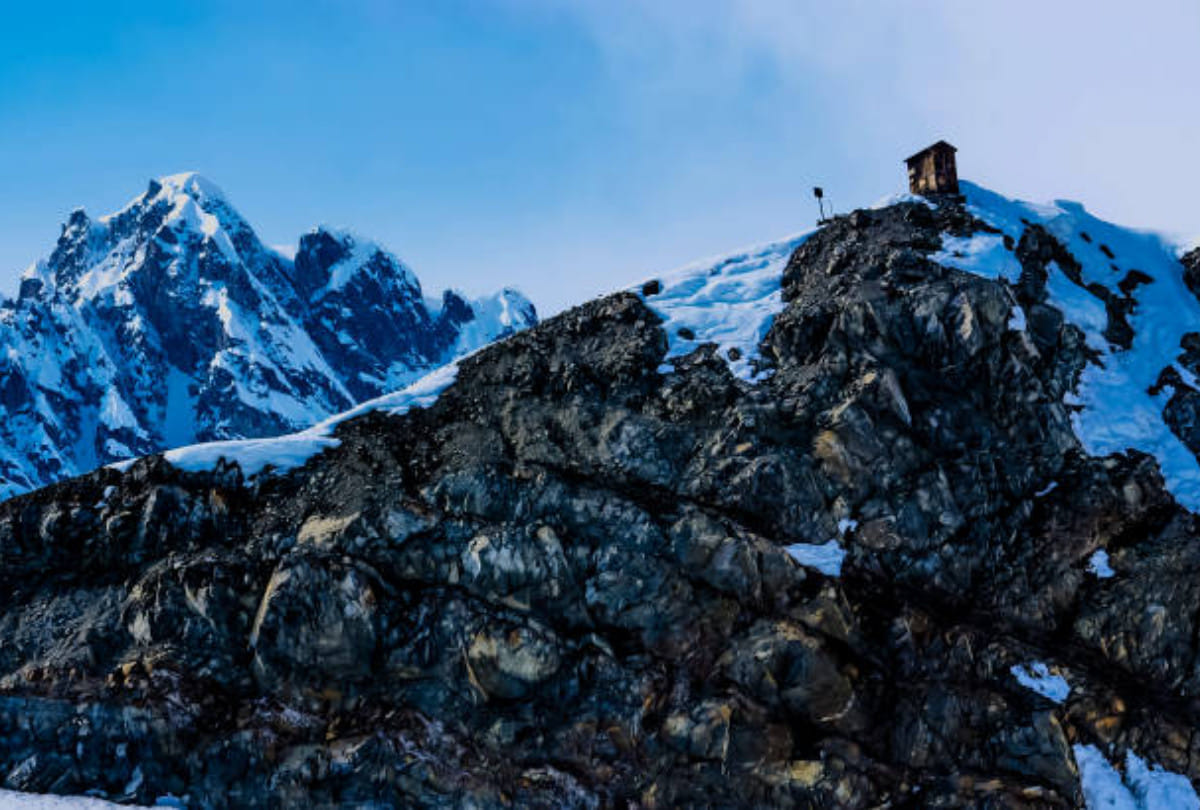 Unique hotel built in Ruth Glacier Alaska at an altitude of 6000 feet above the ground