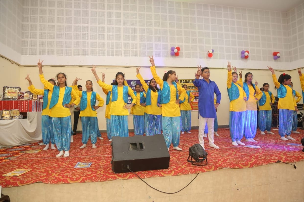 225 children put four moons in cultural program, Yamunanagar