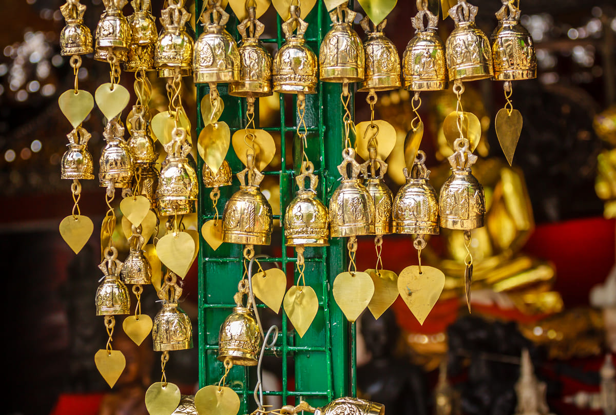 Wind chimes Choose the direction of wind chime according to the metal