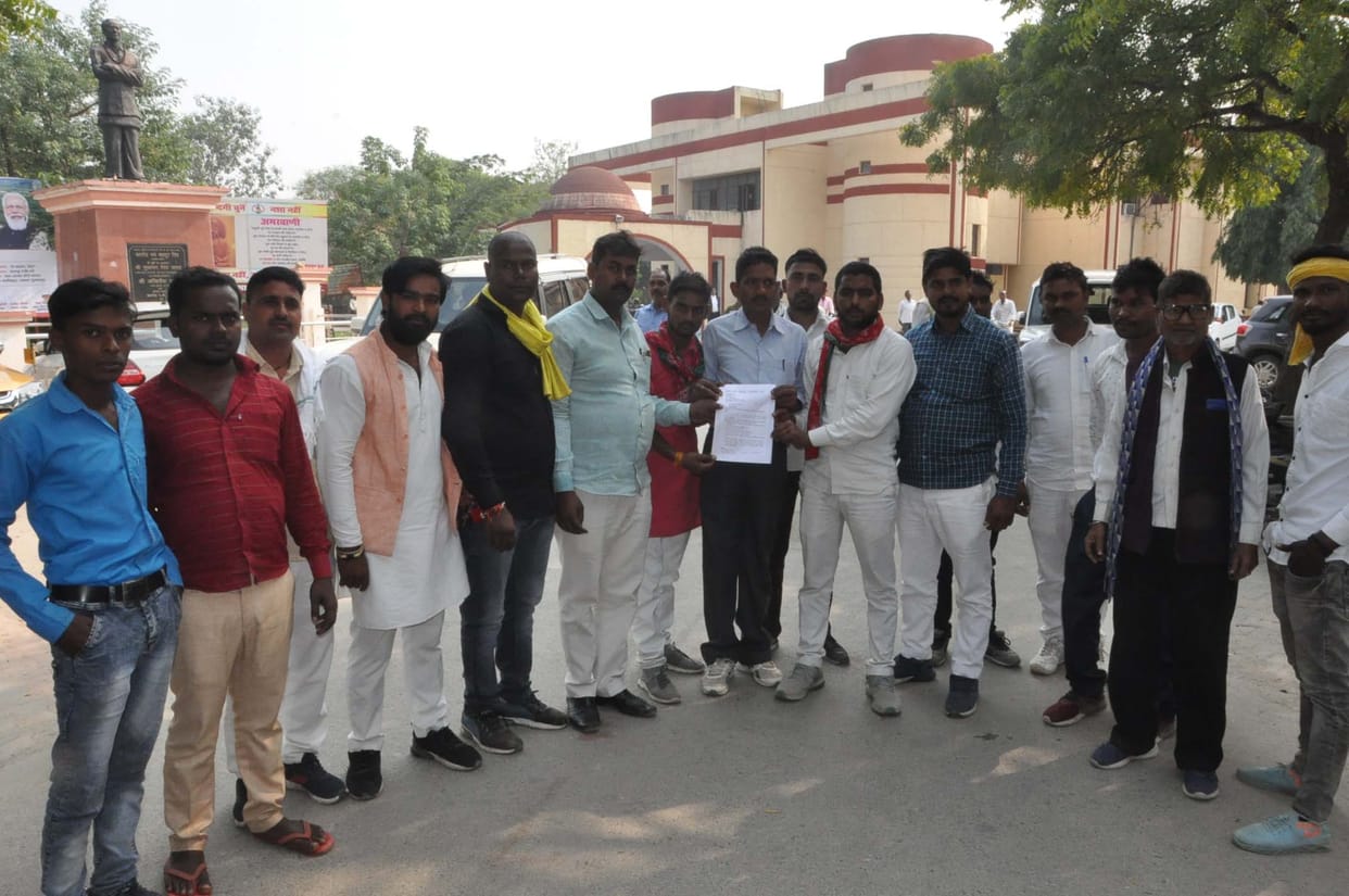 Kshetra Panchayat Swabhiman Sangh gave a leaflet regarding the demand for honorarium