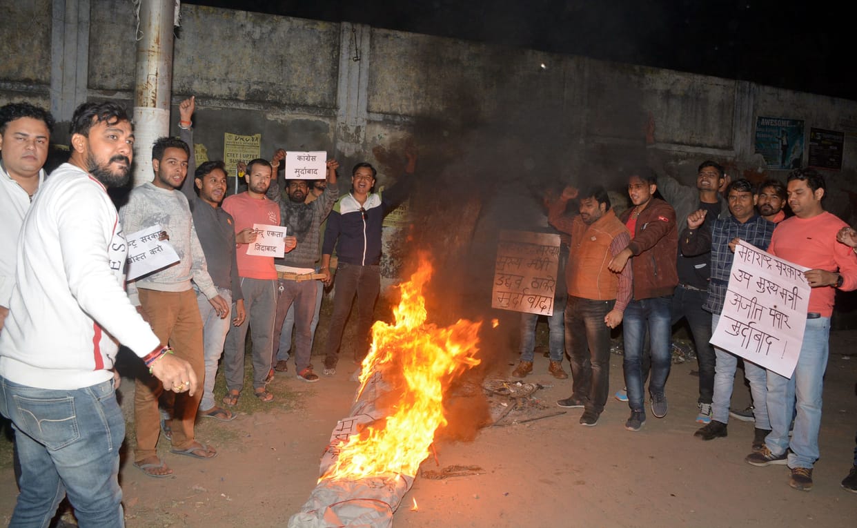 Congress-Left's effigies burnt over violence in Maharashtra