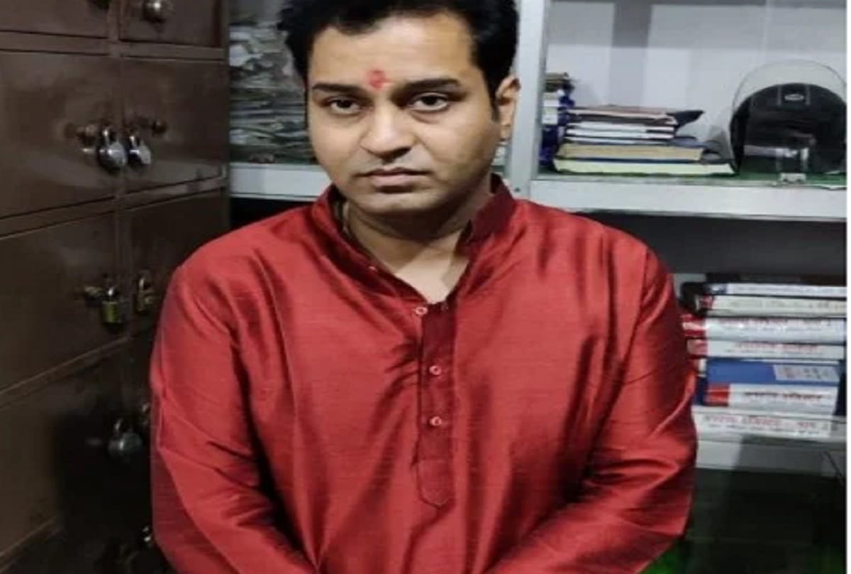 Husband was secretly doing second marriage wife arrested from vivah mandap