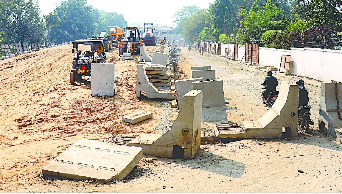 Lalgate Overbridge: Leader-officer helpless... don't build railway bridge