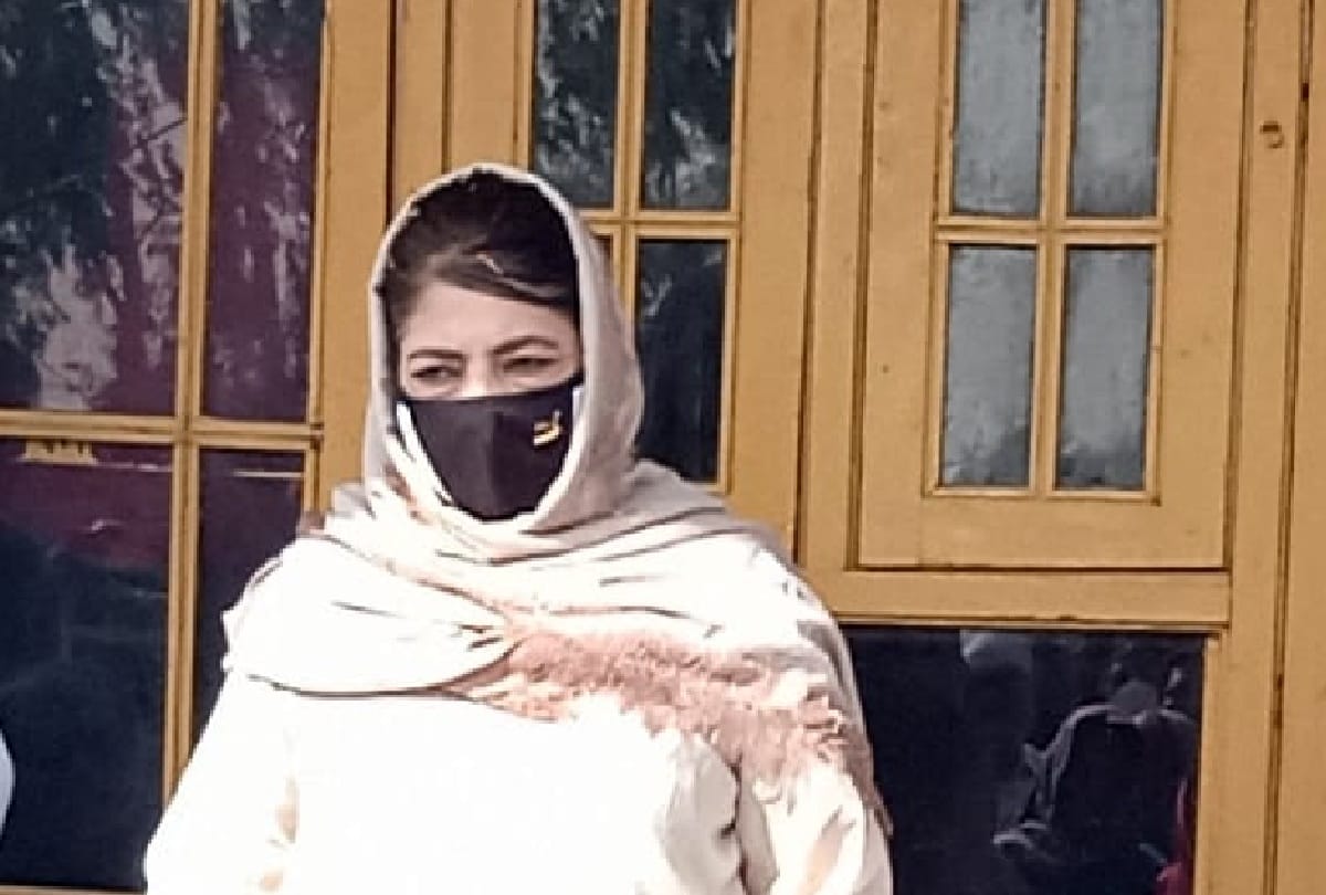 mehbooba mufti placed under house arrest ed summons brother tassaduq mufti