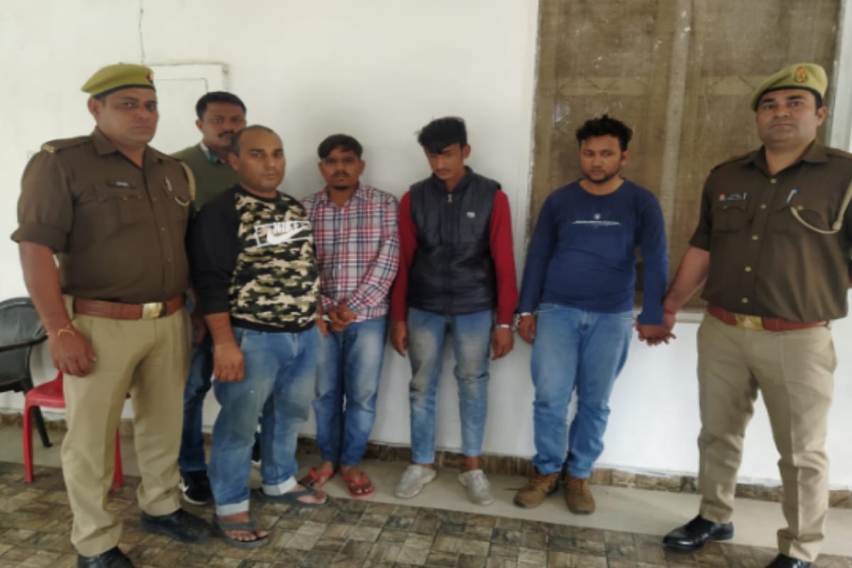 police Arrested four in loot case in Muzaffarnagar
