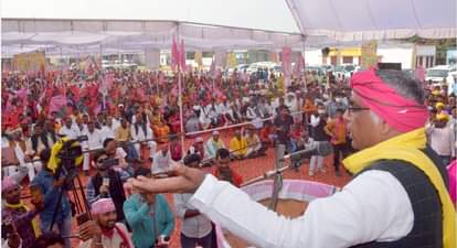 वाराणसी में जनसभा में बोलते सुभासपा के राष्ट्रीय अध्यक्ष ओमप्रकाश राजभर।