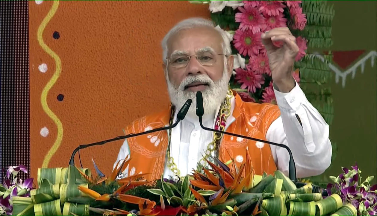 प्रधानमंत्री नरेन्द्र मोदी ने भोपाल के जम्बूरी मैदान में जनजातीय गौरव दिवस पर आयोजित महासम्मेलन को संबोधित किया।