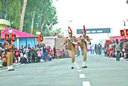 Seeing the enthusiasm of BSF jawans, slogans of Bharat Mata Ki Jai, Pakistani Rangers were also surprised