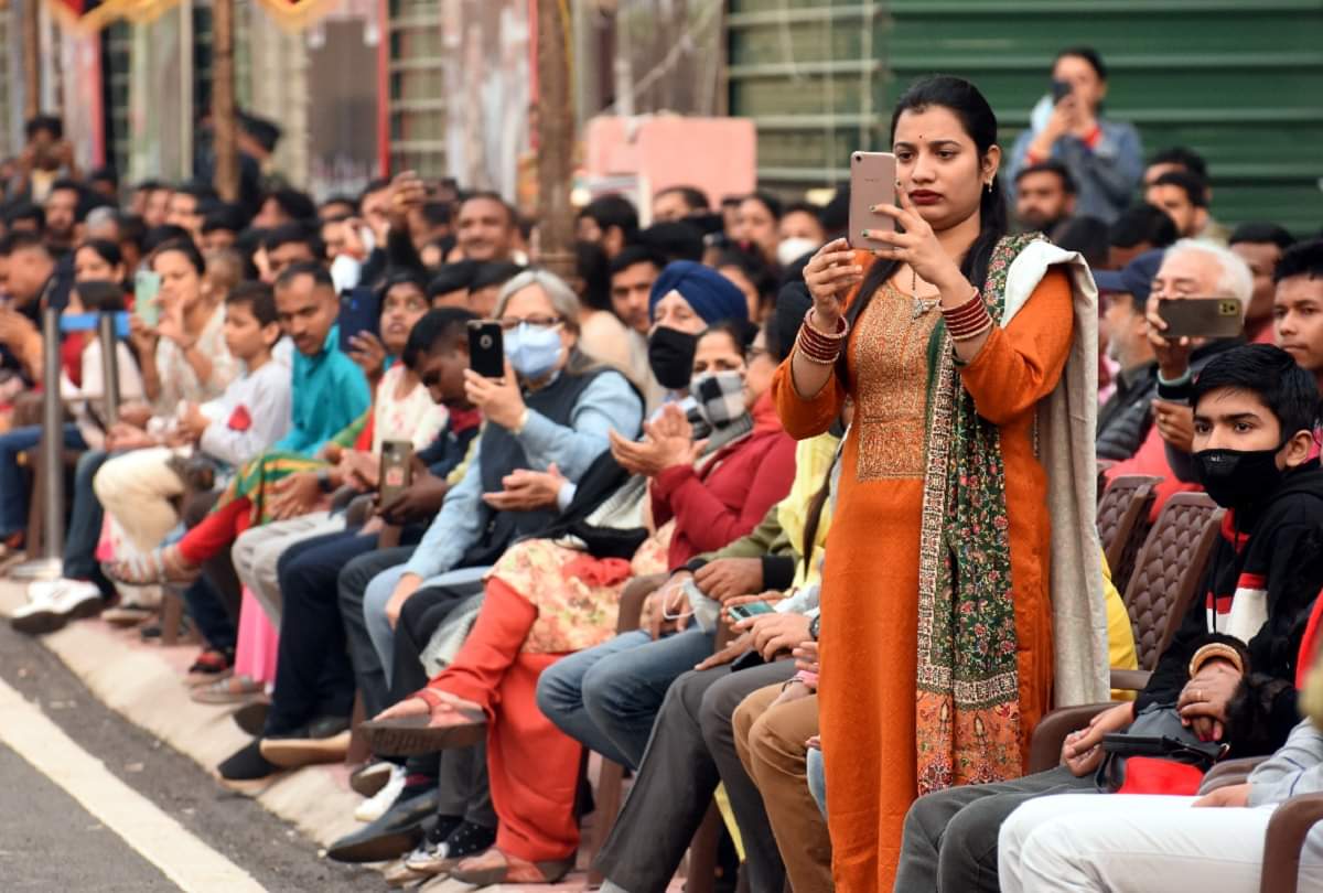 Seeing the enthusiasm of BSF jawans, slogans of Bharat Mata Ki Jai, Pakistani Rangers were also surprised