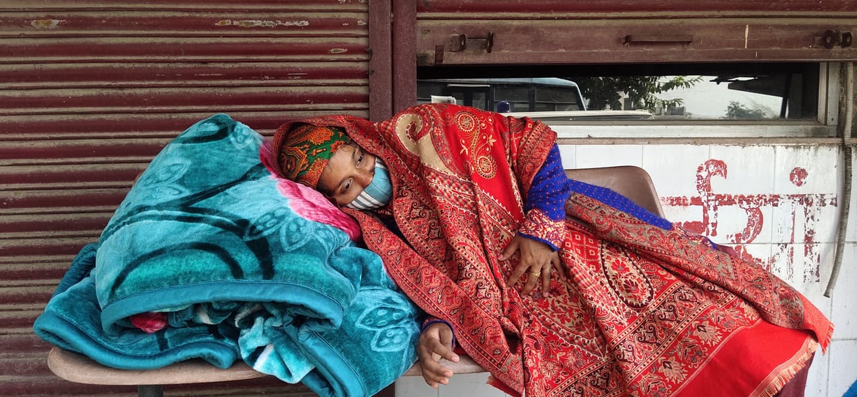 Ambulance service stalled, women wandering to go home