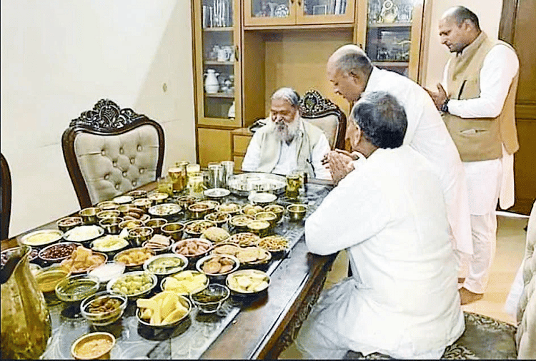 Haryanas Home Minister Anil Vijs photos viral