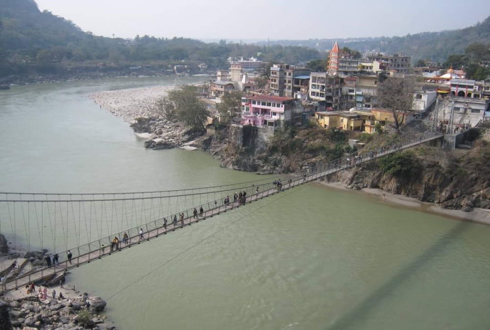 Uttarakhand News: Delhi Pollution decreased tourist Crowd in rishikesh Photos