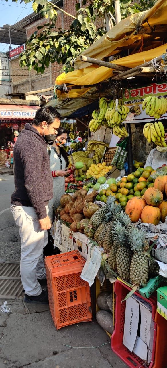 Samples of fruits and vegetables filled in Hamirpur