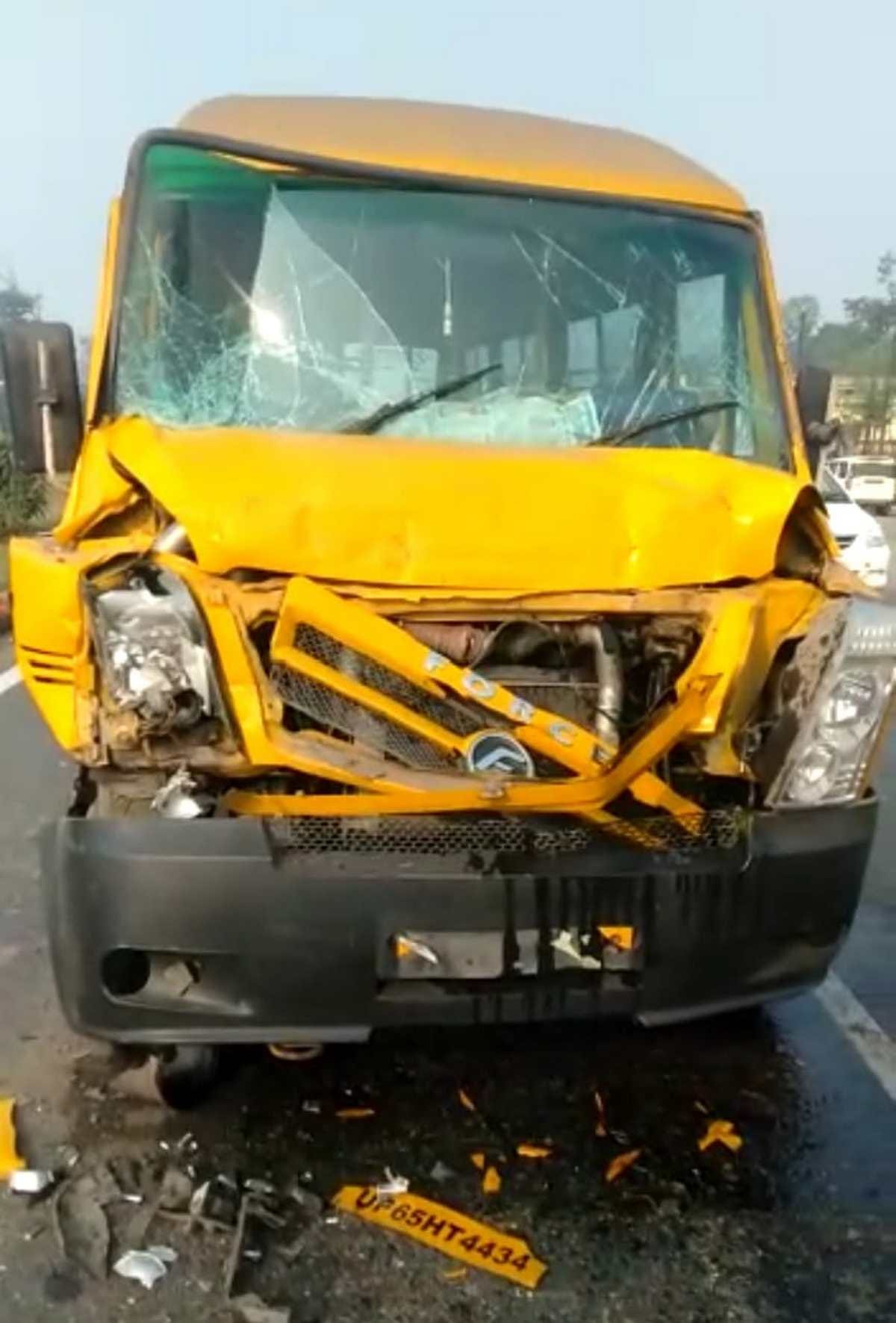 more than ten teachers injured in Truck and school bus collision on nation highway Accident in Chandauli