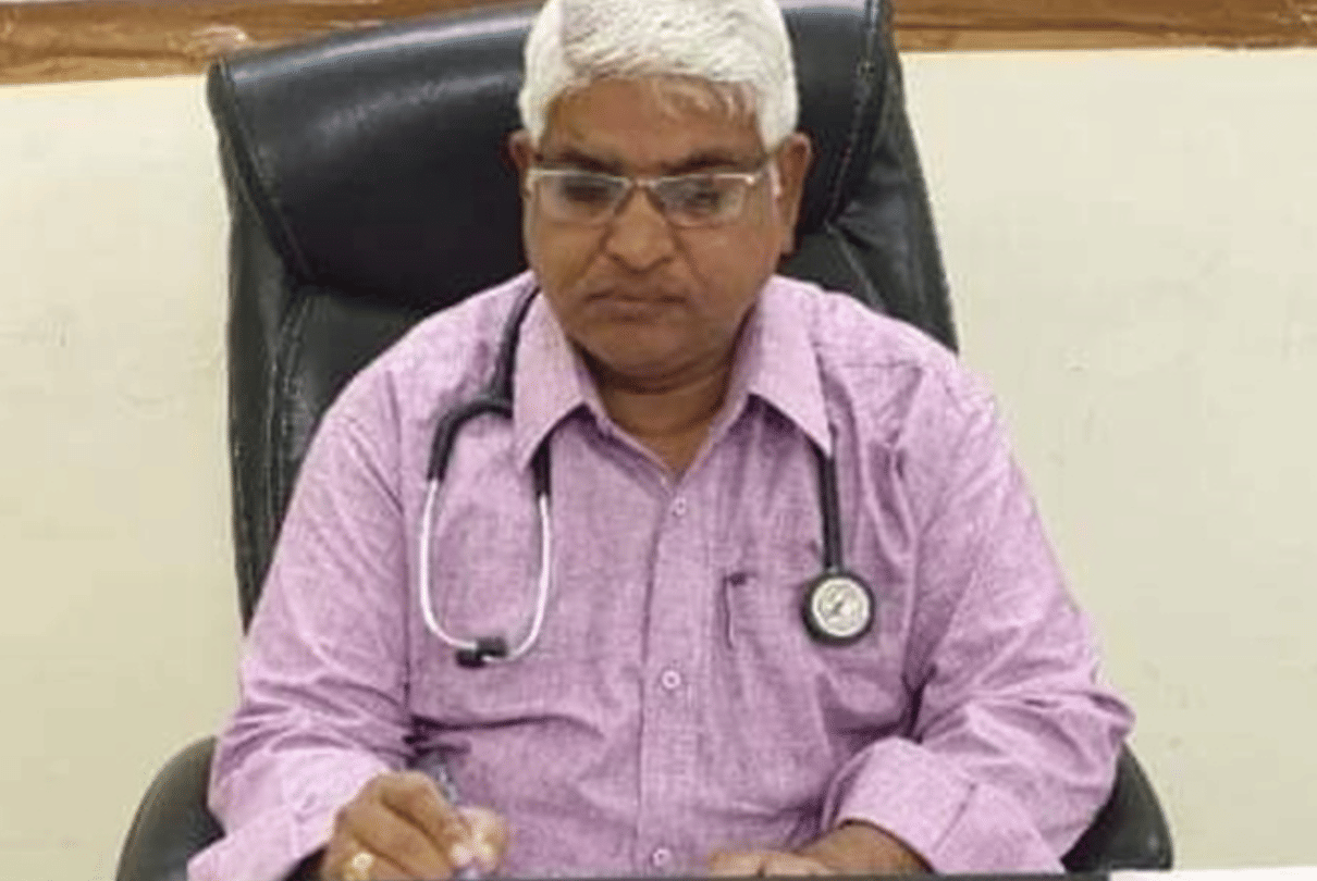 Negligence: The doctor prescribed the wrong medicine, the hip and joint bone got damaged; Notice to CMHO Indore, arrest warrant also issued
