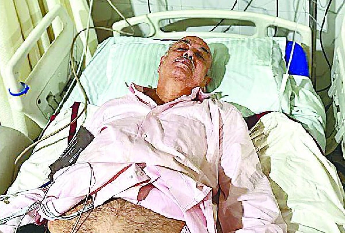 Threatened the doctor for not compromise to the death of the daughter in agra
