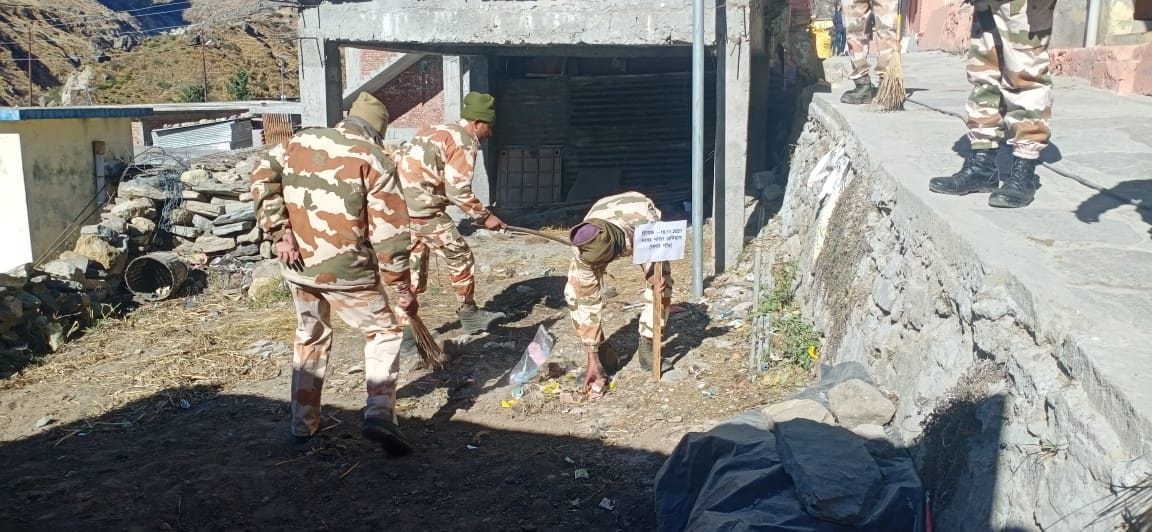 ITBP jawans launched cleanliness drive in Mana village