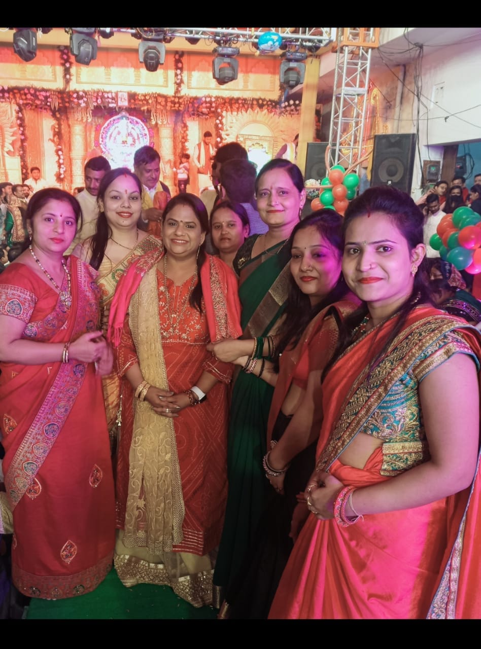 Devotees dance in Shyam Vandana birth anniversary