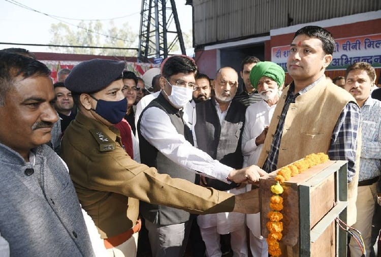 Cooperation Minister Dr. Banwari Lal inaugurated the crushing session of Shahbad Mill