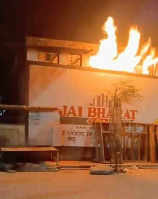 Fire in wood shop, goods worth lakhs burnt
