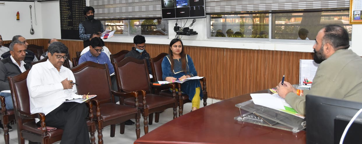 Deputy Commissioner took a meeting regarding Chief Minister Antyodaya Parivar Utthan Yojana