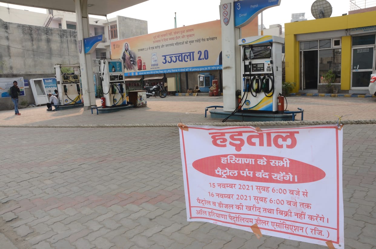Pumps of the district remained closed, drivers got upset