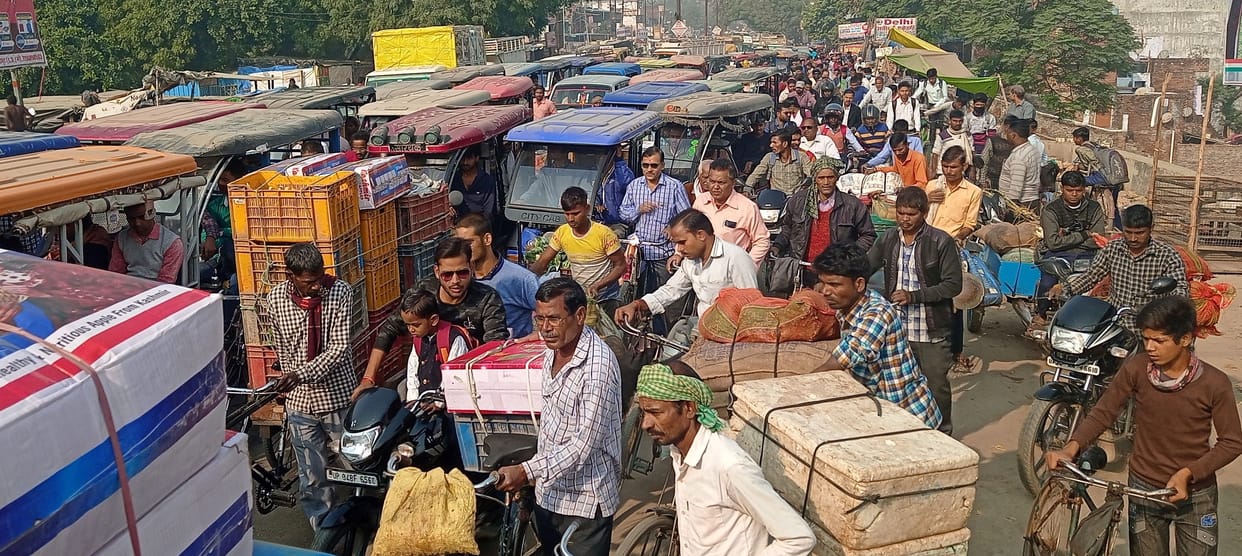 Jam everywhere in the city, people struggling