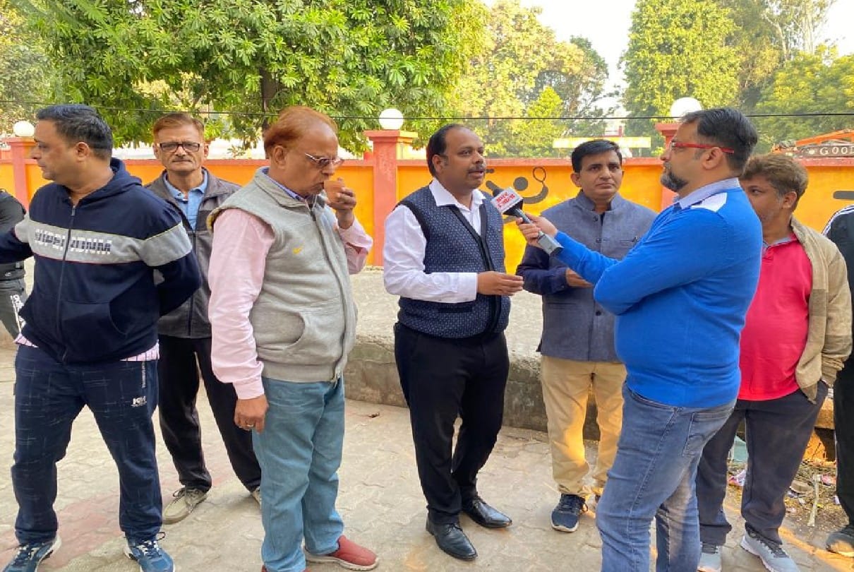 UP Assembly Election 2022 Pilibhit Chai Par Chunavi Charcha Coverage News Updates In Hindi