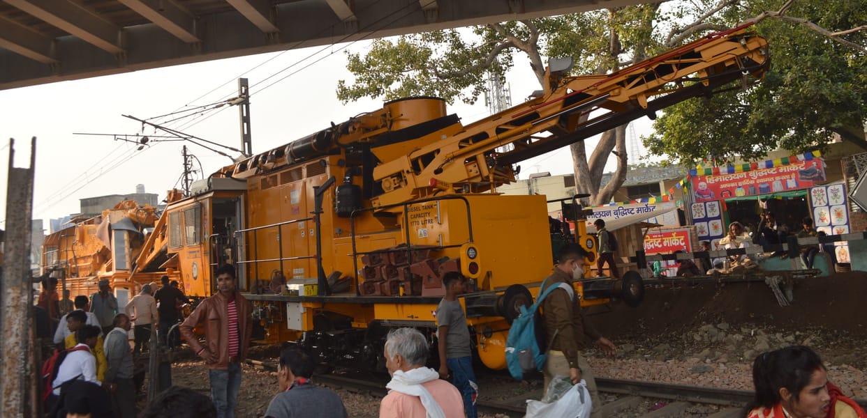 Iglas Adda rail gate remained closed, people faced trouble