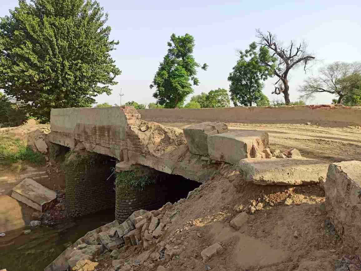 Bridges built on roads and canals are inviting accidents