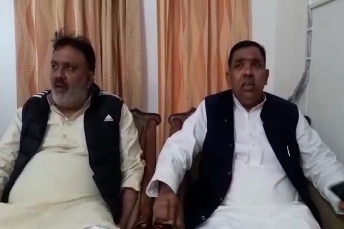 Bijnor News: National President of Mahan Dal has accused three people of indecency and has filed a complaint in the police station