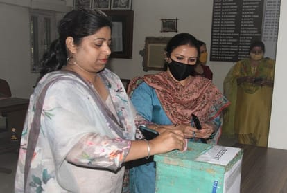 Dr. Vivek won the Kurukshetra University Teachers Association election