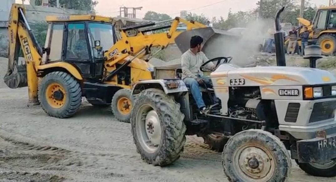Action on traders, two tractor trolleys seized