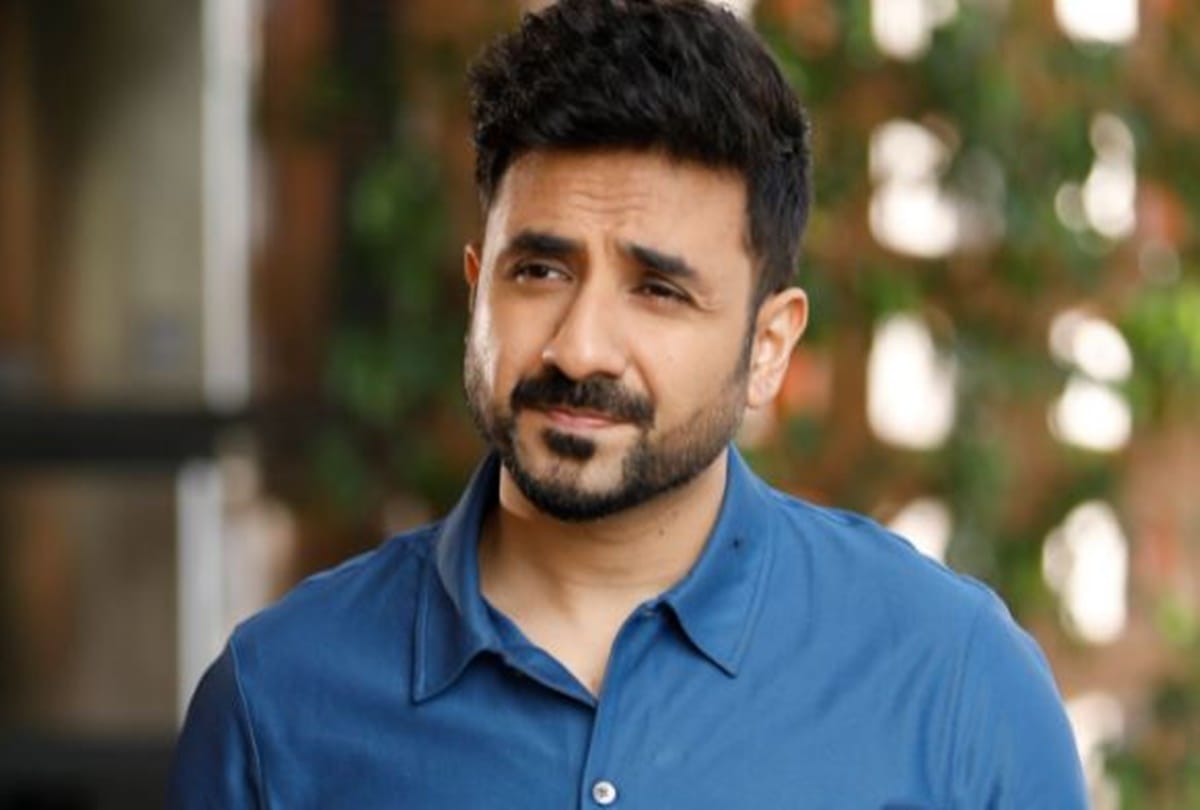 Vir das has landed into controversies before two indias peom read details
