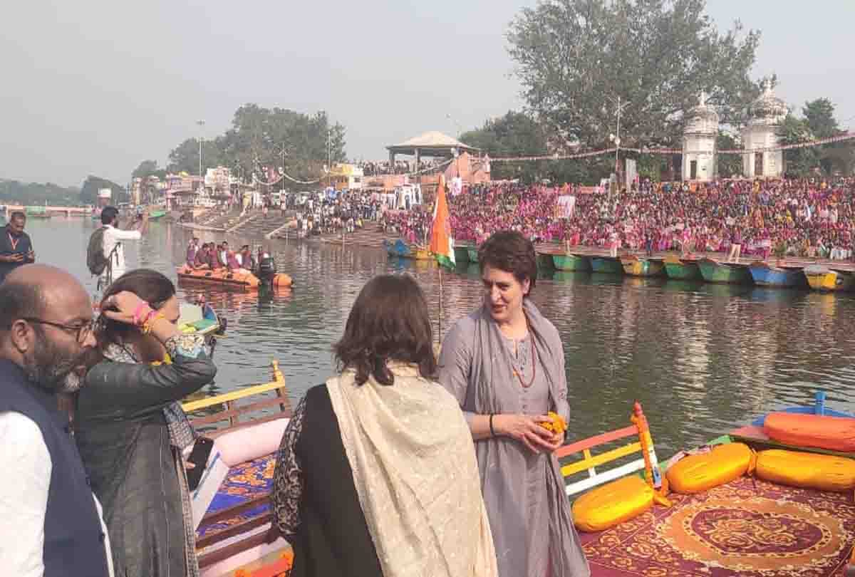 Priyanka Gandhi wins hearts of Bundelis in Chitrakoot