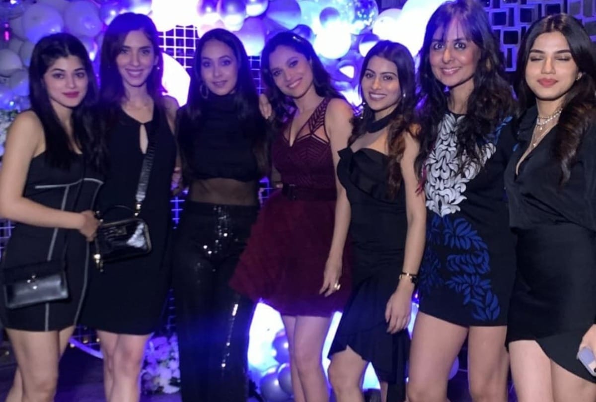 ankita lokhande enjoyed bachelor party with rashami desai mrunal thakur and other celebs see pictures