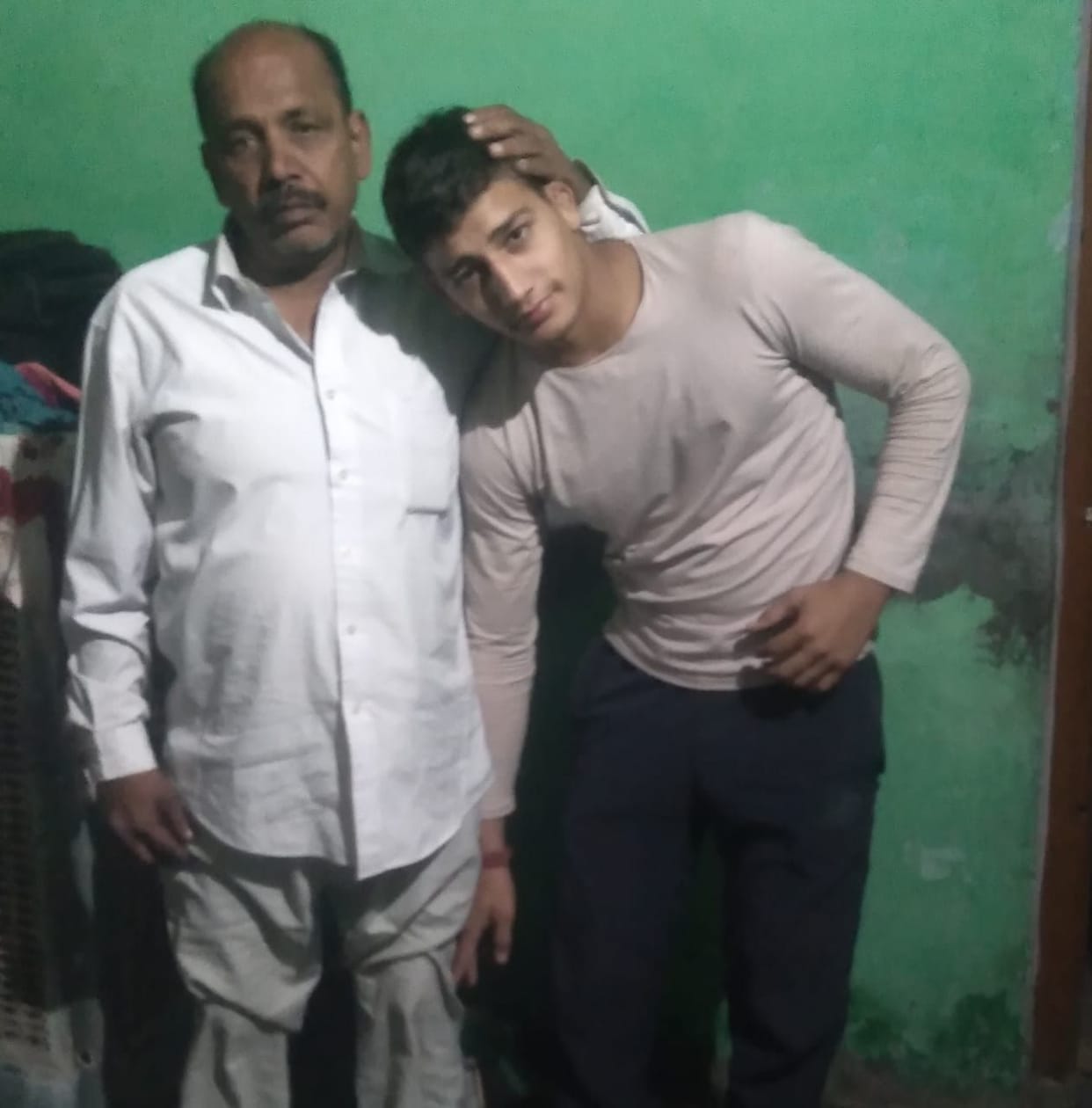 Two months after breaking his knee, Shivam made a bet, won gold