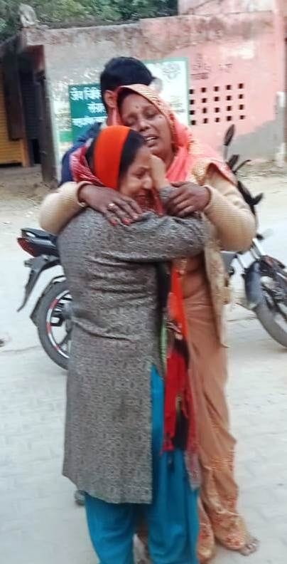 Hathras: Innova collided with bike which was unbalanced due to tire burst, death of two brothers