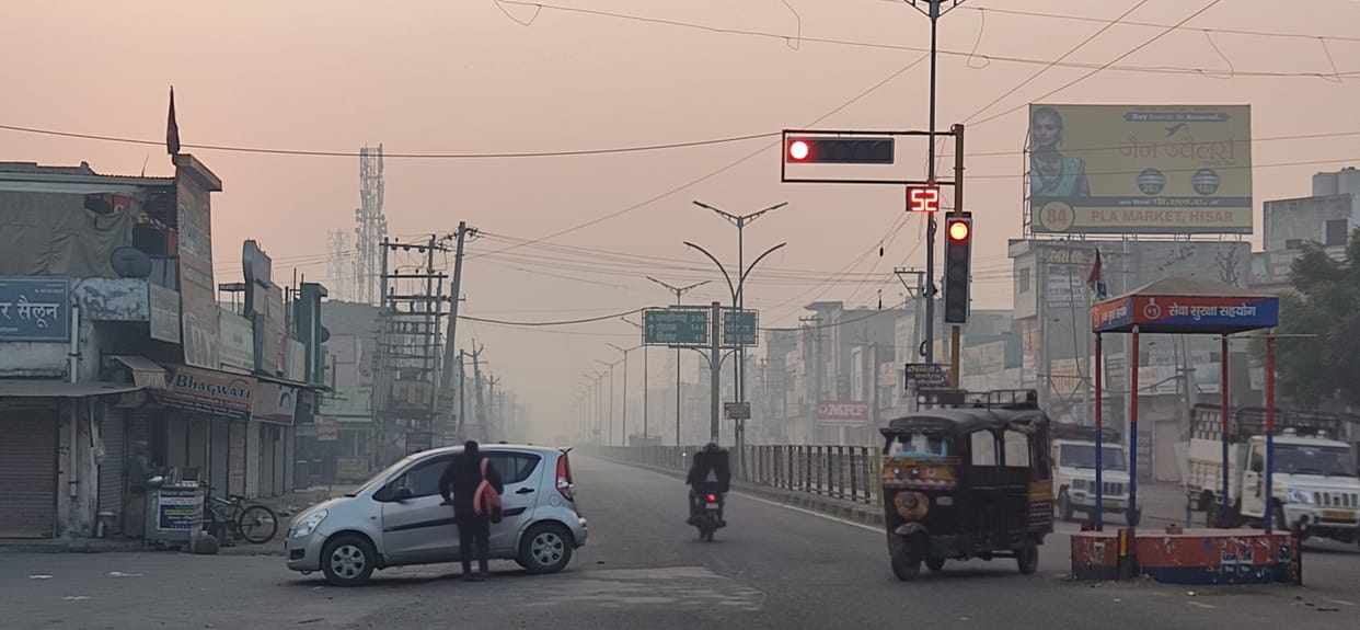 The process of setting fire to the stubble did not stop, Harsack showed 42 locations, AQI crossed 350