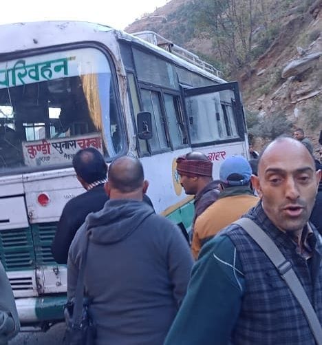 Due to the understanding of the driver, the lives of 35 passengers were saved