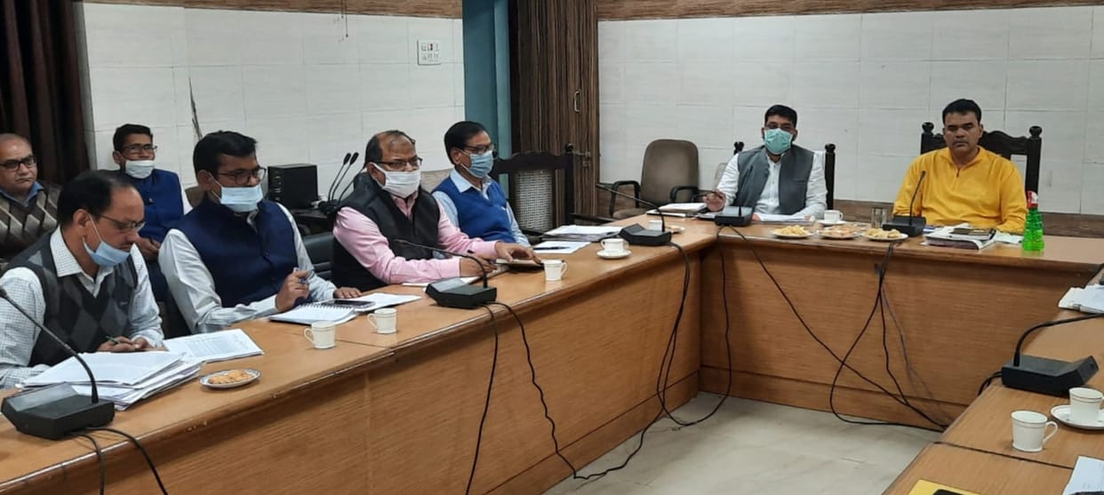 There is no shortage of fertilizer in the district: DM