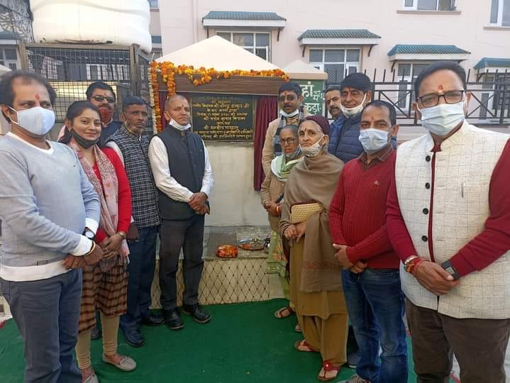 In Hamirpur, the same rain shelter was inaugurated twice