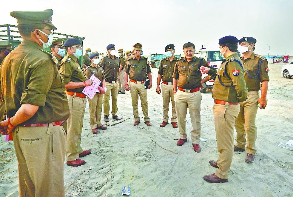 Kartik Purnima Snan in Ballia high security in Ganga Ghat and Mela area DIG Akhilesh kumar said  devotees should not be inconvenienced