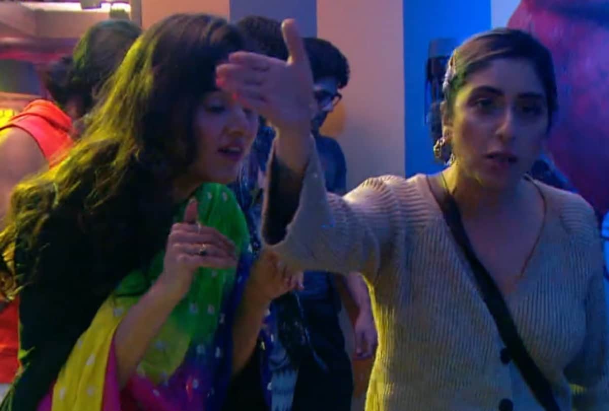 bigg boss 15 neha bhasin get furious on tejasswi prakash for rashan called her brainless