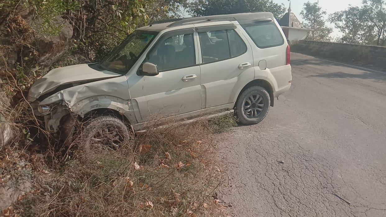 The car collided with the shield after hitting the crash barrier