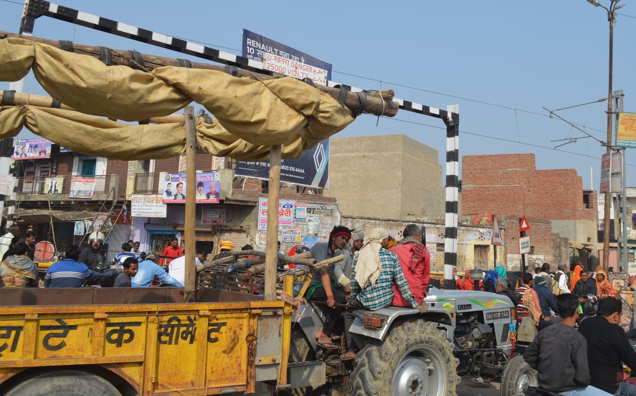 Hathras: Repair work on Iglas Adda rail gate, faced jam