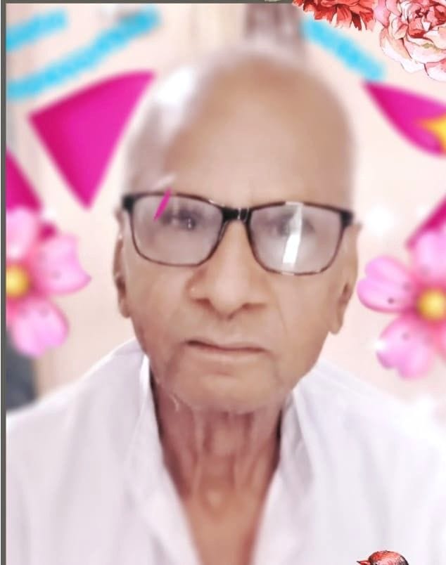Hathras: Deteriorating condition of retired worker in district panchayat office, death